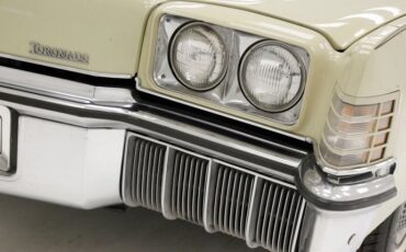 Oldsmobile-Toronado-1972-Covert-Beige-Covert-Gold-28