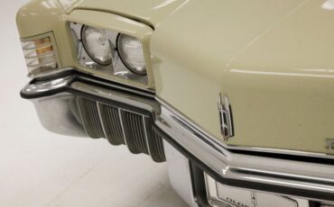 Oldsmobile-Toronado-1972-Covert-Beige-Covert-Gold-29