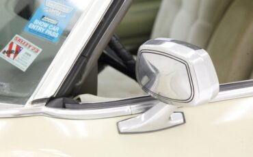 Oldsmobile-Toronado-1972-Covert-Beige-Covert-Gold-31