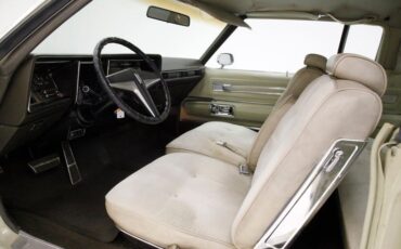 Oldsmobile-Toronado-1972-Covert-Beige-Covert-Gold-44
