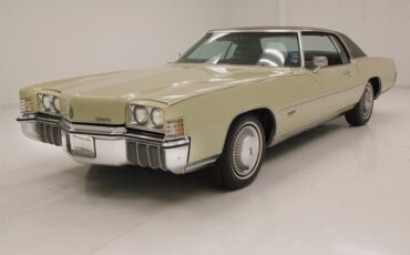 Oldsmobile-Toronado-1972-Covert-Beige-Covert-Gold-46