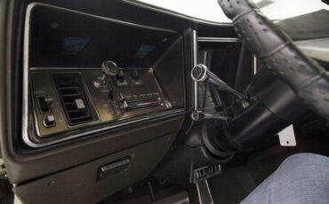 Oldsmobile-Toronado-1972-Covert-Beige-Covert-Gold-48