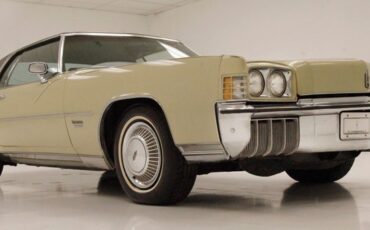 Oldsmobile-Toronado-1972-Covert-Beige-Covert-Gold-6