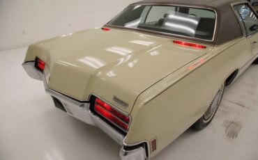 Oldsmobile-Toronado-1972-Covert-Beige-Covert-Gold-7