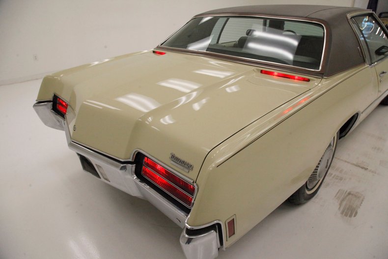 Oldsmobile-Toronado-1972-Covert-Beige-Covert-Gold-7
