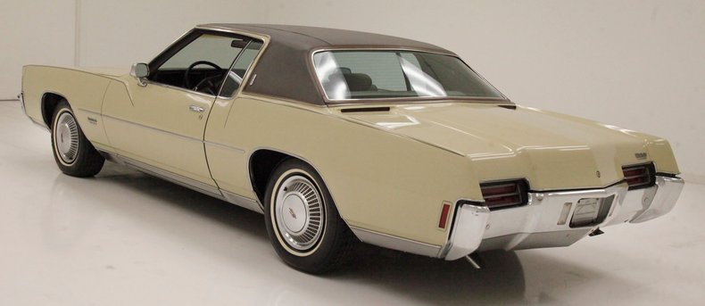 Oldsmobile-Toronado-1972-Covert-Beige-Covert-Gold-9