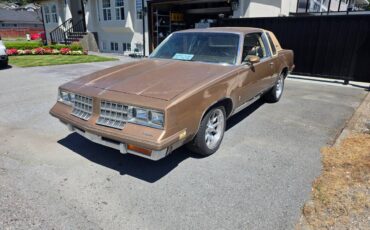 Oldsmobile-cutlass-supreme-1982-2