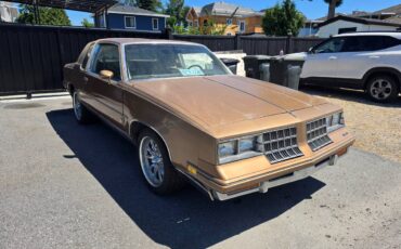 Oldsmobile-cutlass-supreme-1982-3