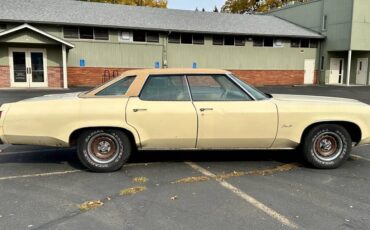 Oldsmobile-delta-88-1976-yellow-3