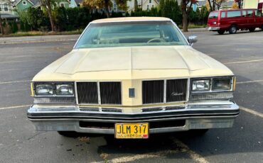 Oldsmobile-delta-88-1976-yellow-4