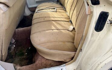 Oldsmobile-delta-88-1976-yellow-7