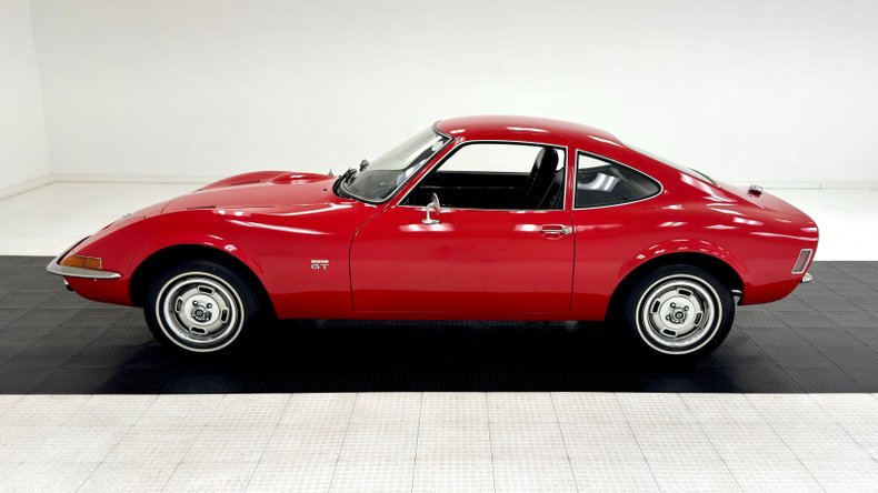 Opel-Gt-1969-Red-Black-1