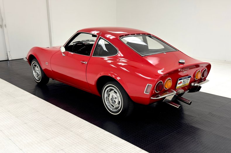 Opel-Gt-1969-Red-Black-2