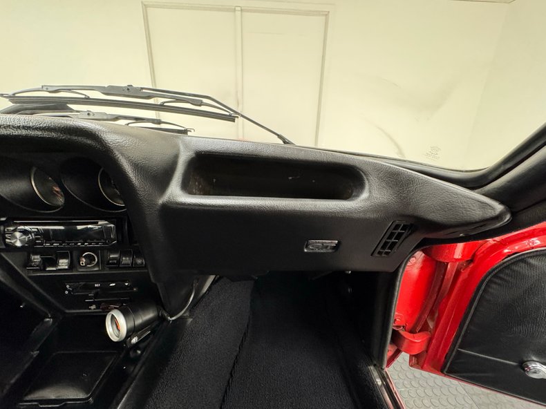 Opel-Gt-1969-Red-Black-39