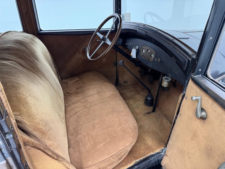 Overland-Other-1929-Black-Brown-10