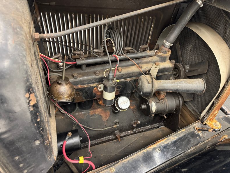 Overland-Other-1929-Black-Brown-32