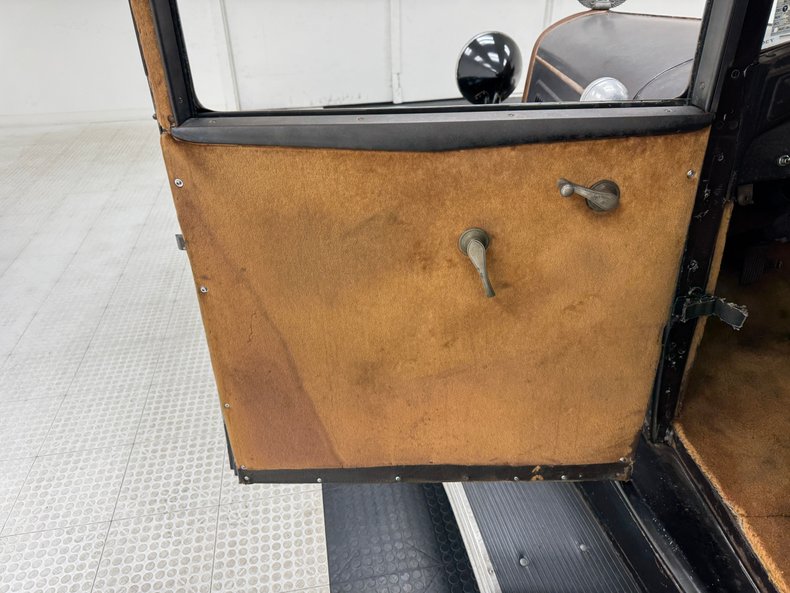 Overland-Other-1929-Black-Brown-36