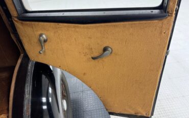 Overland-Other-1929-Black-Brown-37