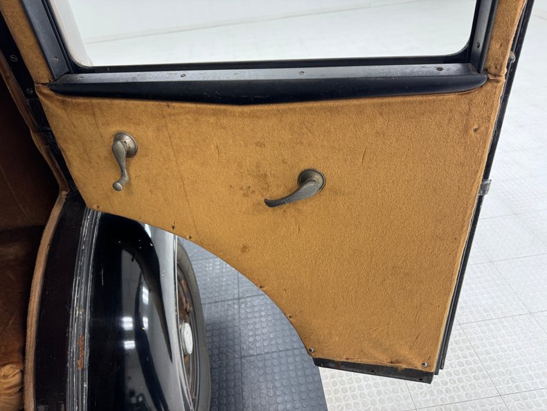 Overland-Other-1929-Black-Brown-37