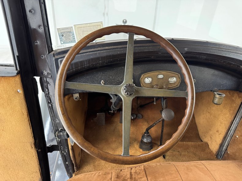 Overland-Other-1929-Black-Brown-45