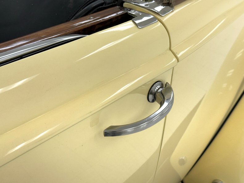 Packard-Other-1938-Packard-Ivory-Black-26