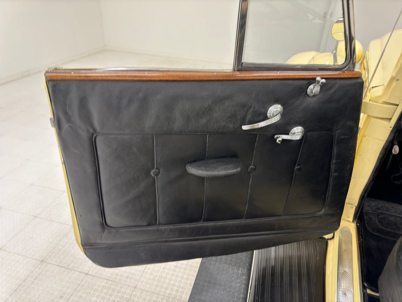 Packard-Other-1938-Packard-Ivory-Black-33