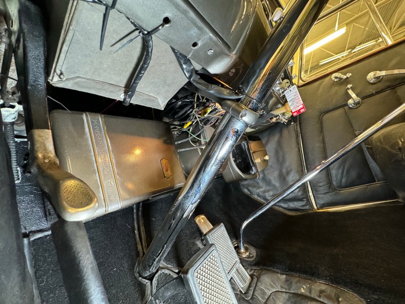 Packard-Other-1938-Packard-Ivory-Black-45