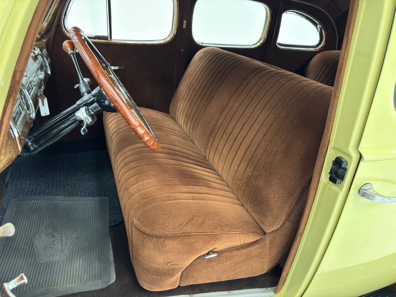 Packard-Other-1939-Pale-Yellow-Brown-2