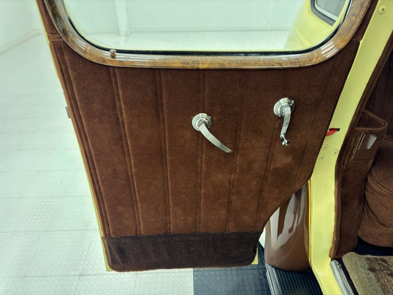 Packard-Other-1939-Pale-Yellow-Brown-34