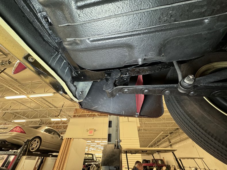 Packard-Other-1939-Pale-Yellow-Brown-47