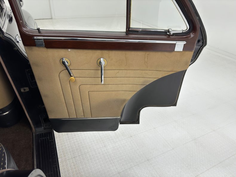 Packard-Other-1949-Black-Beige-3