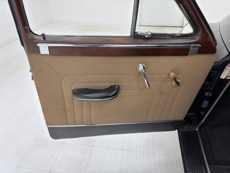 Packard-Other-1949-Black-Beige-45