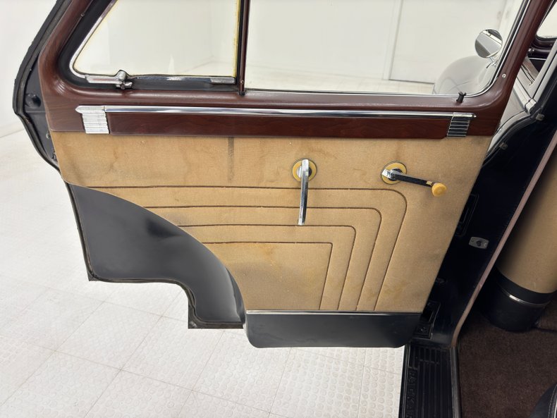 Packard-Other-1949-Black-Beige-46