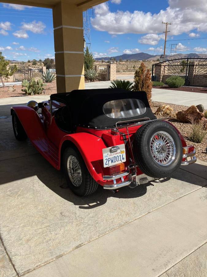 Panther-j-72-1977-red-2