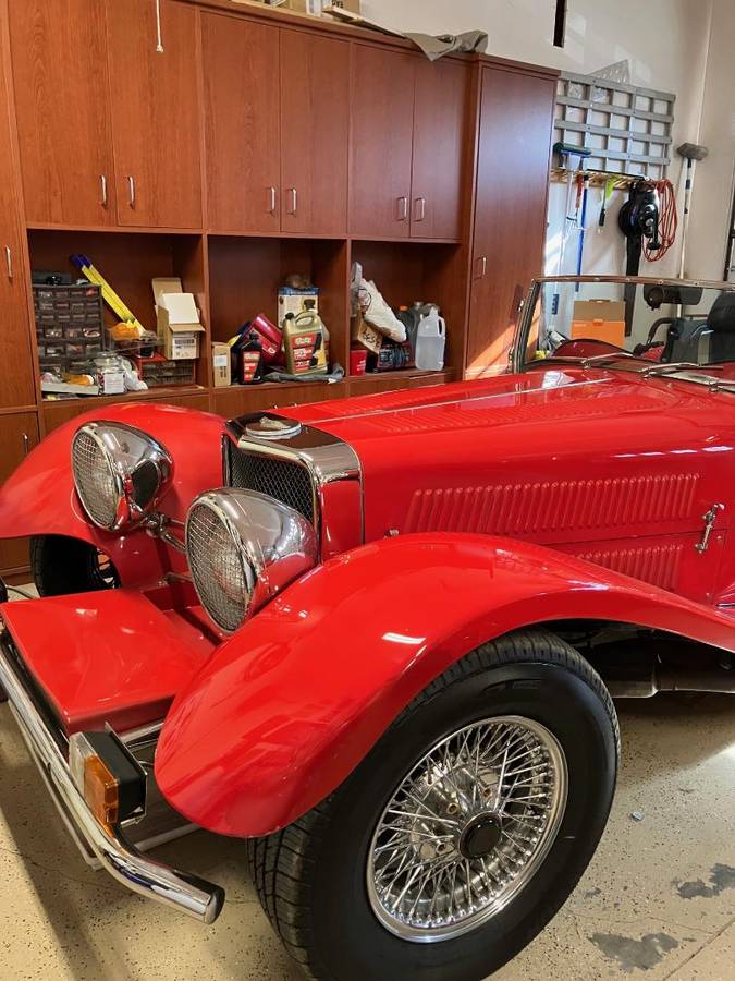 Panther-j-72-1977-red-3