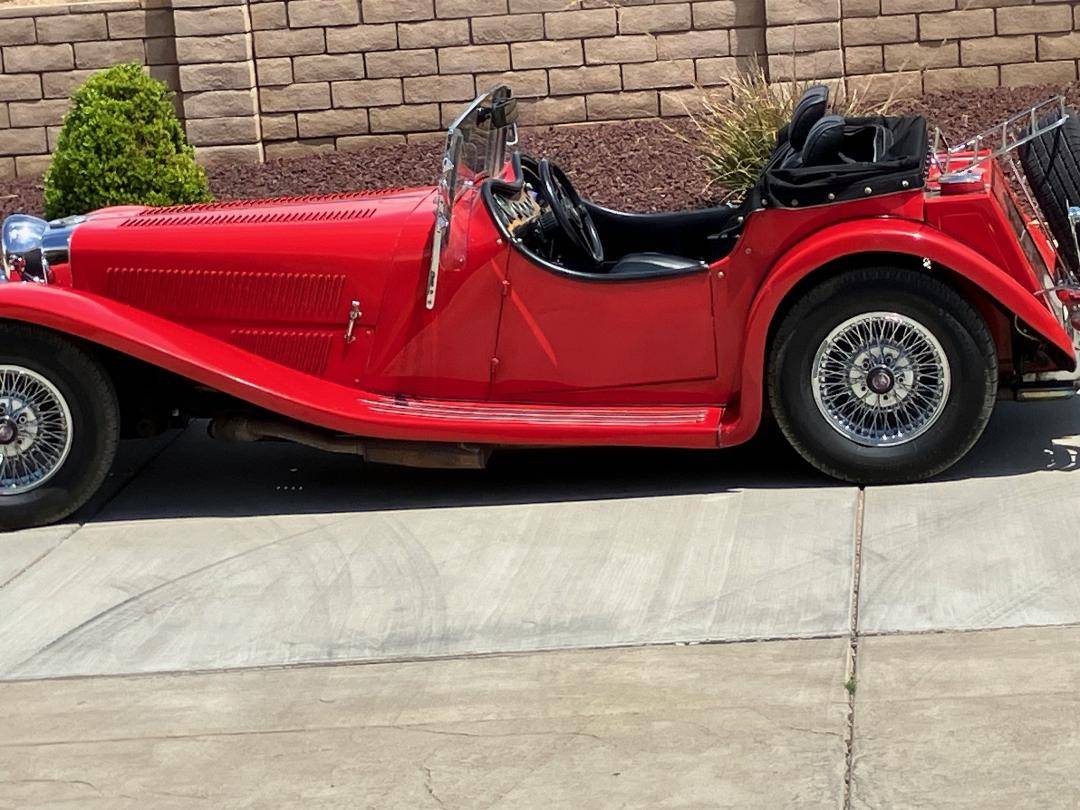 Panther-j-72-1977-red-5