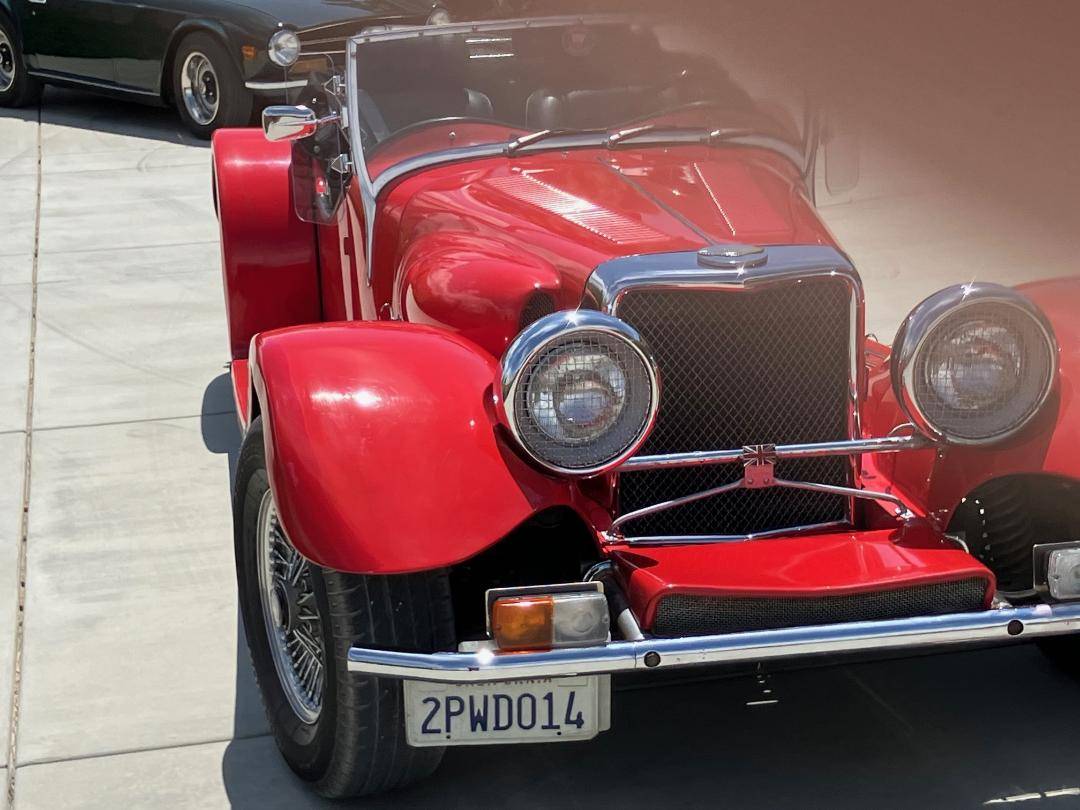 Panther-j-72-1977-red-7