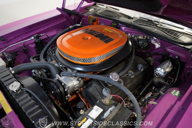 Plymouth-Barracuda-1970-Moulin-Rouge-White-33