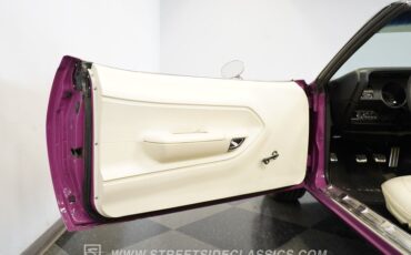 Plymouth-Barracuda-1970-Moulin-Rouge-White-37