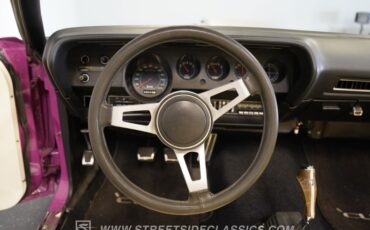 Plymouth-Barracuda-1970-Moulin-Rouge-White-39