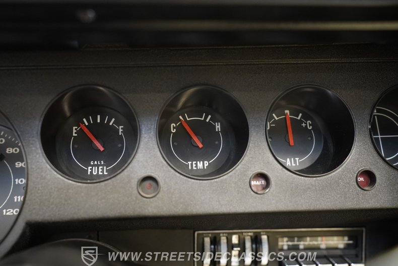 Plymouth-Barracuda-1970-Moulin-Rouge-White-42