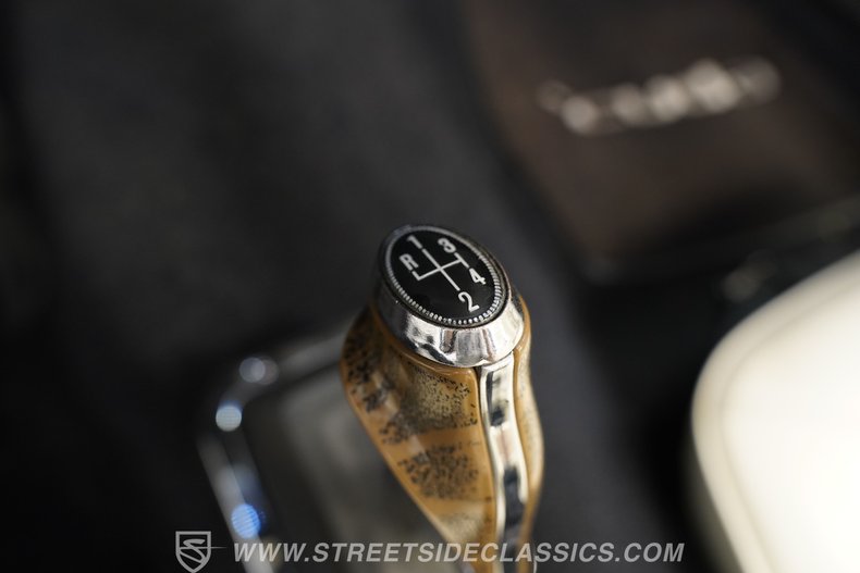 Plymouth-Barracuda-1970-Moulin-Rouge-White-45