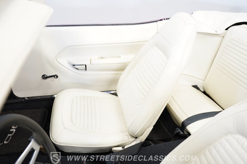 Plymouth-Barracuda-1970-Moulin-Rouge-White-47