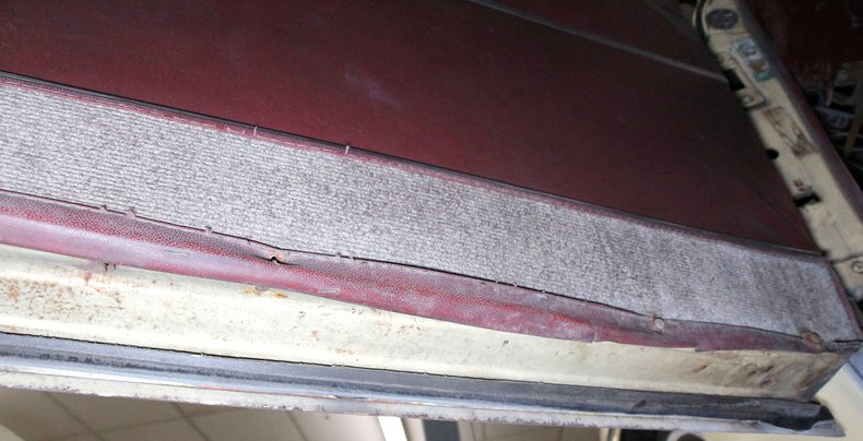 Plymouth-Cranbrook-1951-Yellow-Red-12