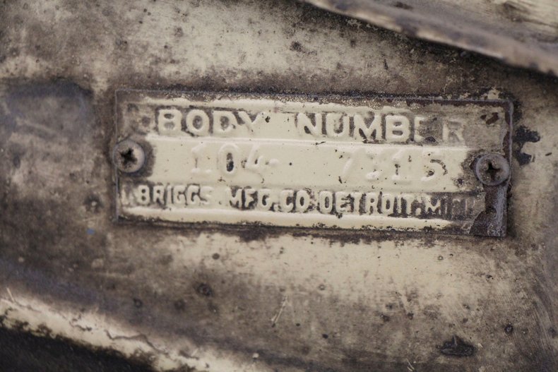 Plymouth-Cranbrook-1951-Yellow-Red-13