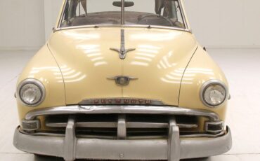 Plymouth-Cranbrook-1951-Yellow-Red-16