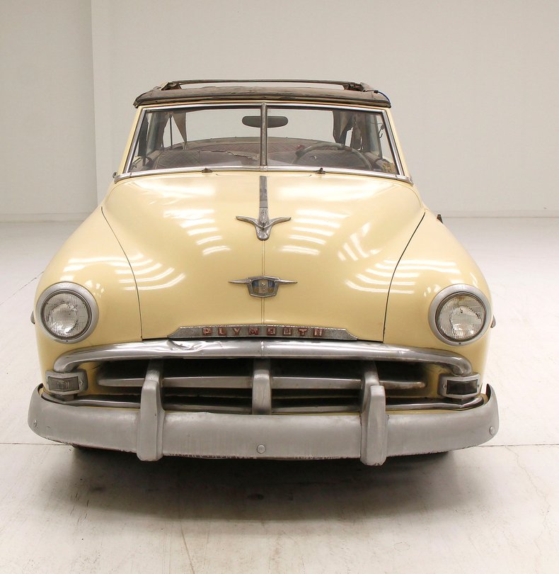 Plymouth-Cranbrook-1951-Yellow-Red-16