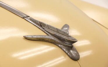 Plymouth-Cranbrook-1951-Yellow-Red-19