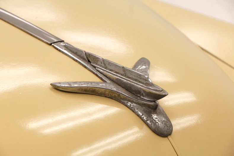 Plymouth-Cranbrook-1951-Yellow-Red-19