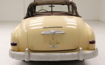 Plymouth-Cranbrook-1951-Yellow-Red-2